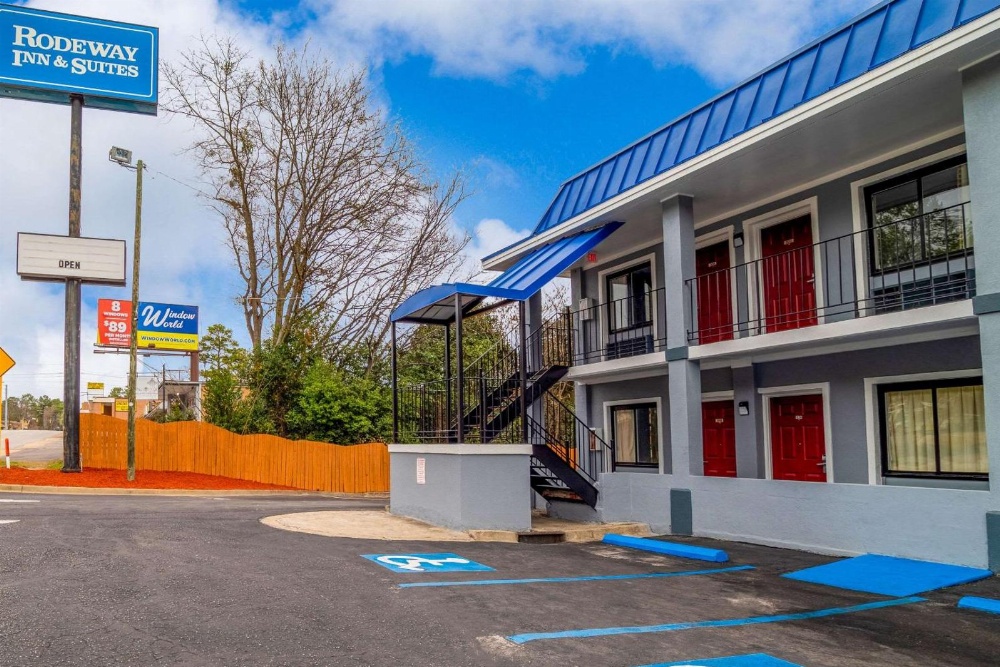 Rodeway Inn & Suites Fort Jackson