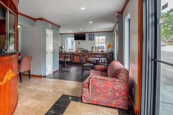 Rodeway Inn & Suites Fort Jackson image 27