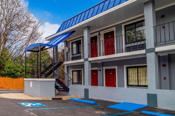 Rodeway Inn & Suites Fort Jackson image 5