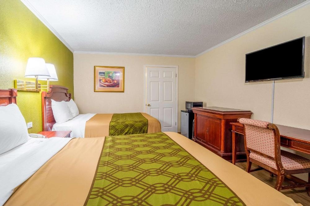 Rodeway Inn & Suites Fort Jackson